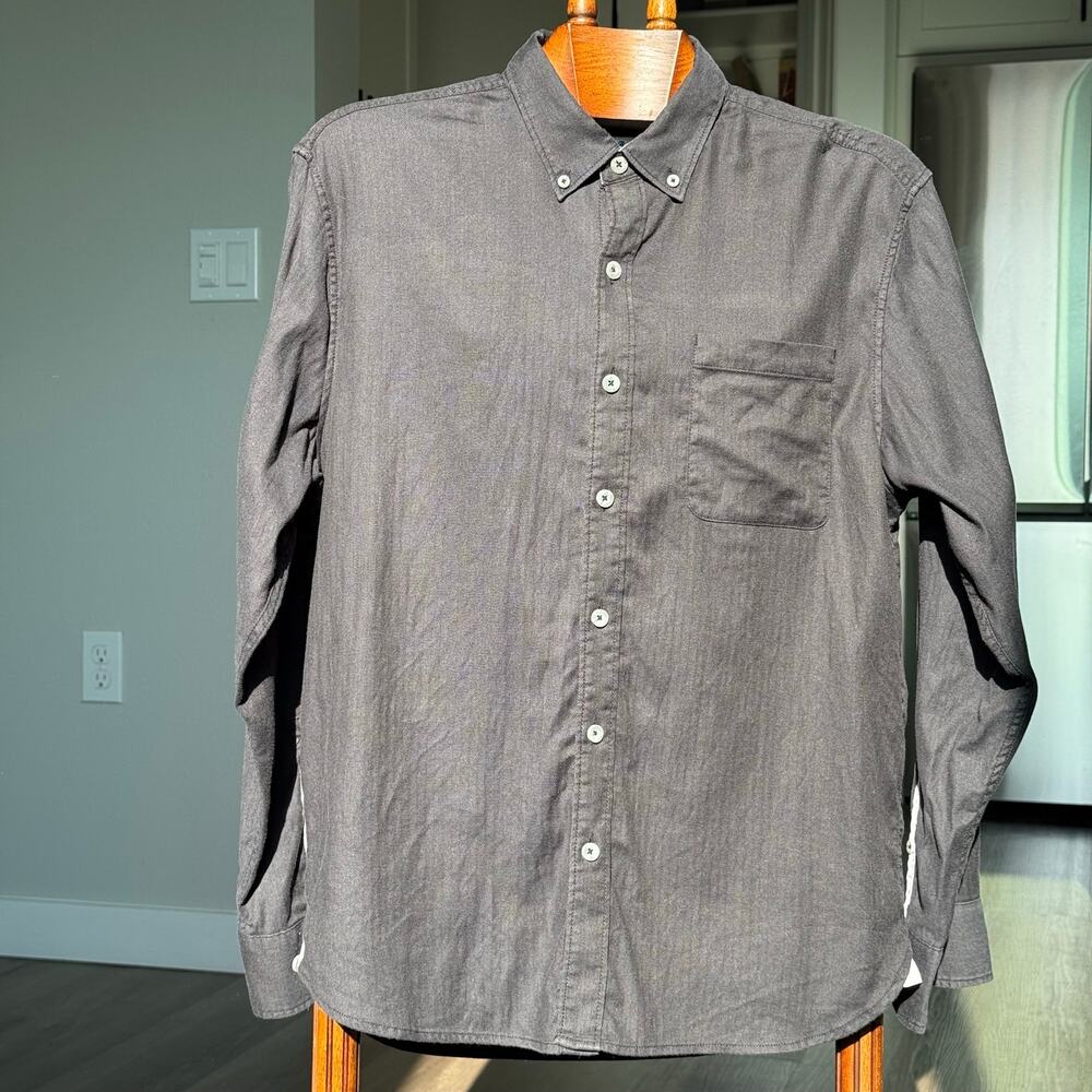 Tommy Bahama Men’s M Charcoal Gray Button Down Shirt TENCEL Lyocell Herringbone